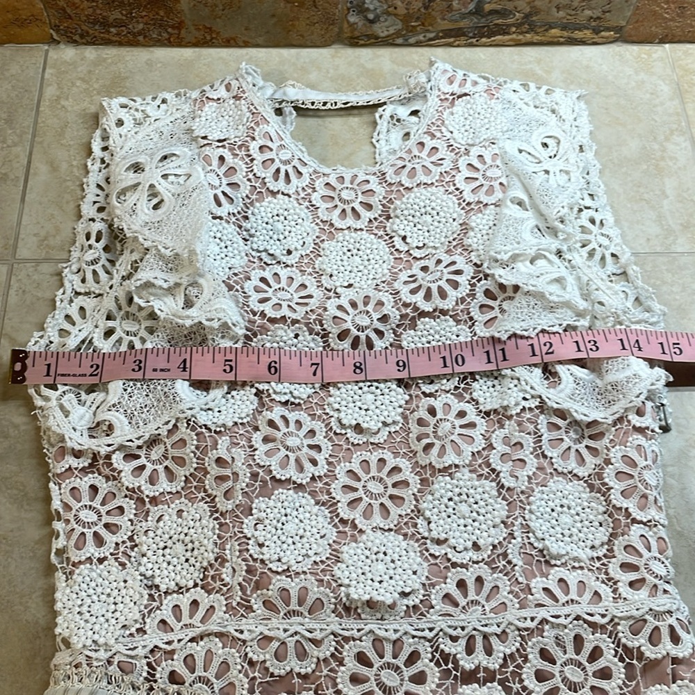 Alexis Dress Mini Size XS Lace Floral Lined Sleeveless Off White Asymm Hem - Picture 10 of 11